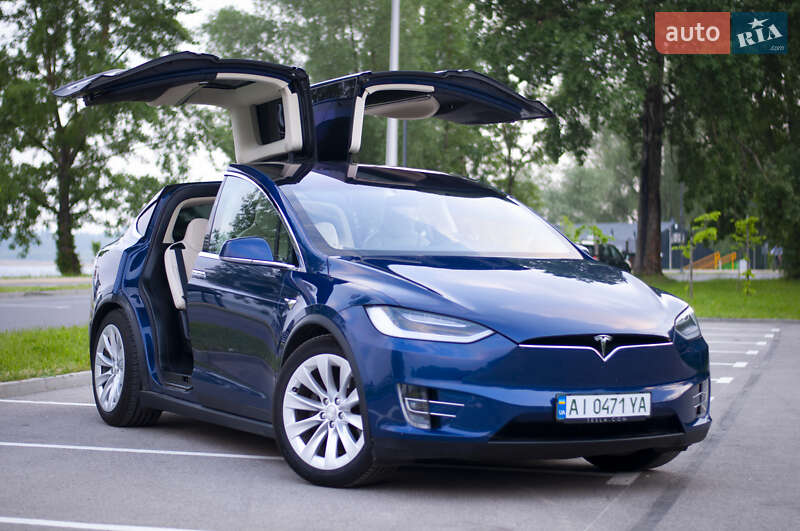 Позашляховик / Кросовер Tesla Model X 2017 в Бучі