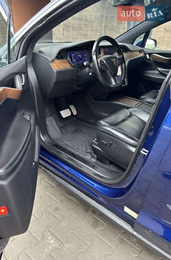 Позашляховик / Кросовер Tesla Model X 2020 в 