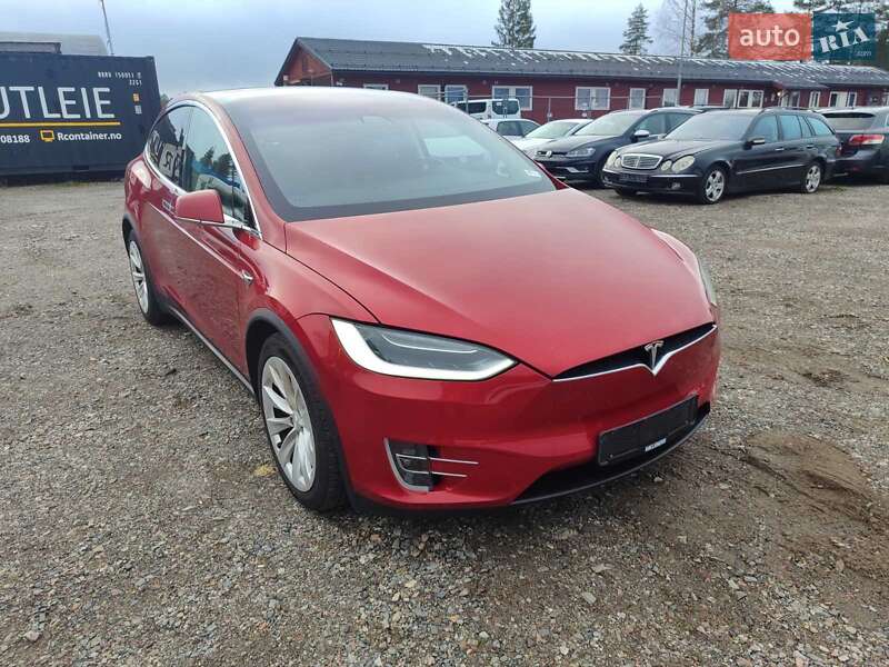 Внедорожник / Кроссовер Tesla Model X 2018 в 