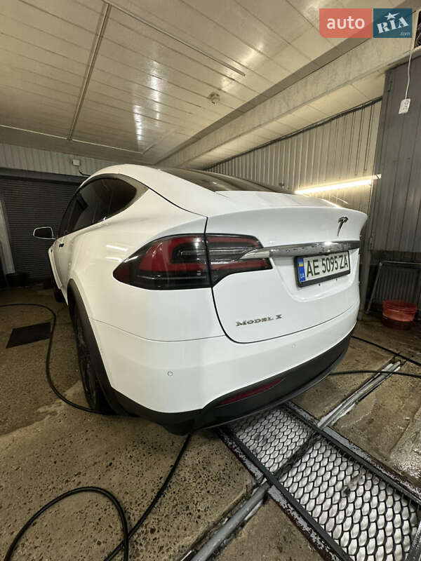 Позашляховик / Кросовер Tesla Model X 2016 в Дніпрі фото 5 Позашляховик / Кросовер Tesla Model X 2016 в Дніпрі