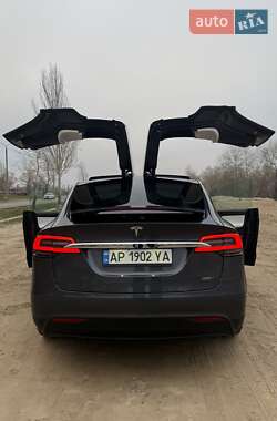 Позашляховик / Кросовер Tesla Model X 2018 в 