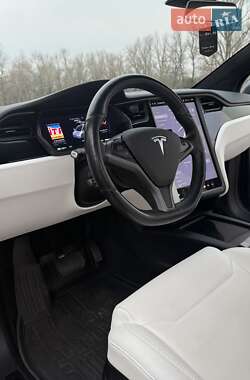 Позашляховик / Кросовер Tesla Model X 2018 в 