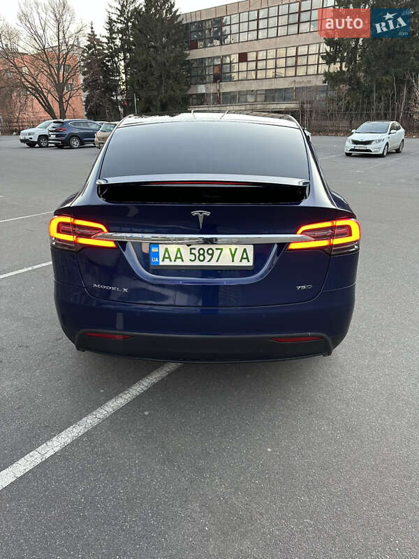 Позашляховик / Кросовер Tesla Model X 2016 в Києві