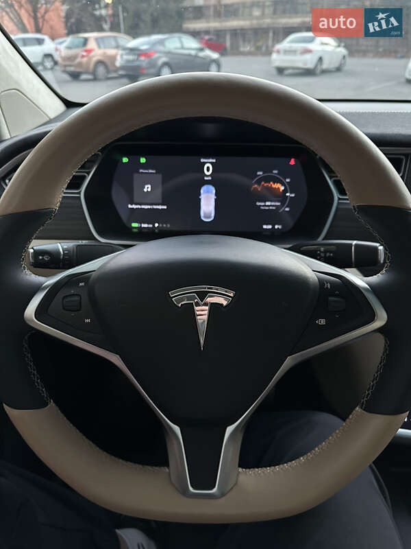 Позашляховик / Кросовер Tesla Model X 2016 в Києві