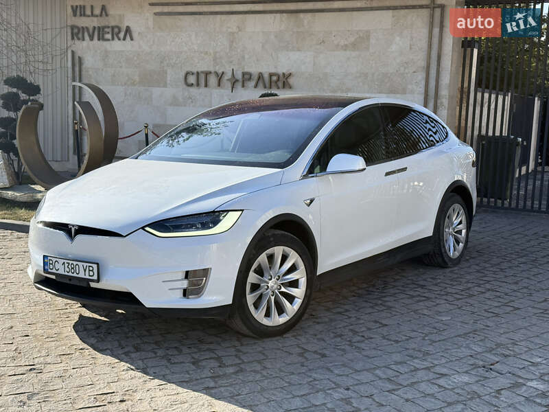 Позашляховик / Кросовер Tesla Model X 2018 в Львові