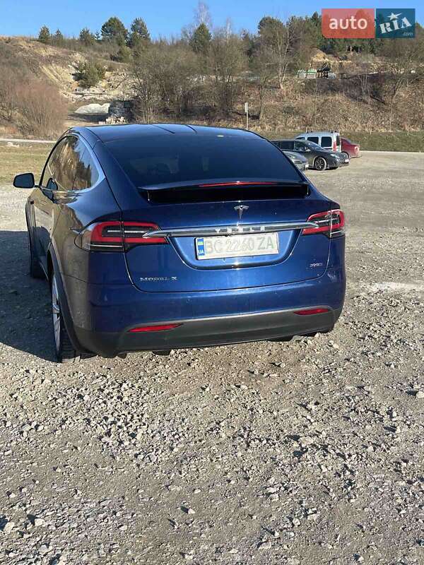 Позашляховик / Кросовер Tesla Model X 2018 в Львові