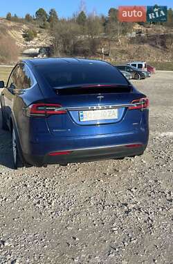 Позашляховик / Кросовер Tesla Model X 2018 в 