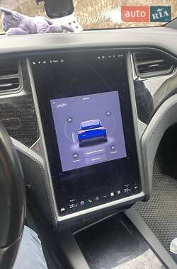 Позашляховик / Кросовер Tesla Model X 2018 в 