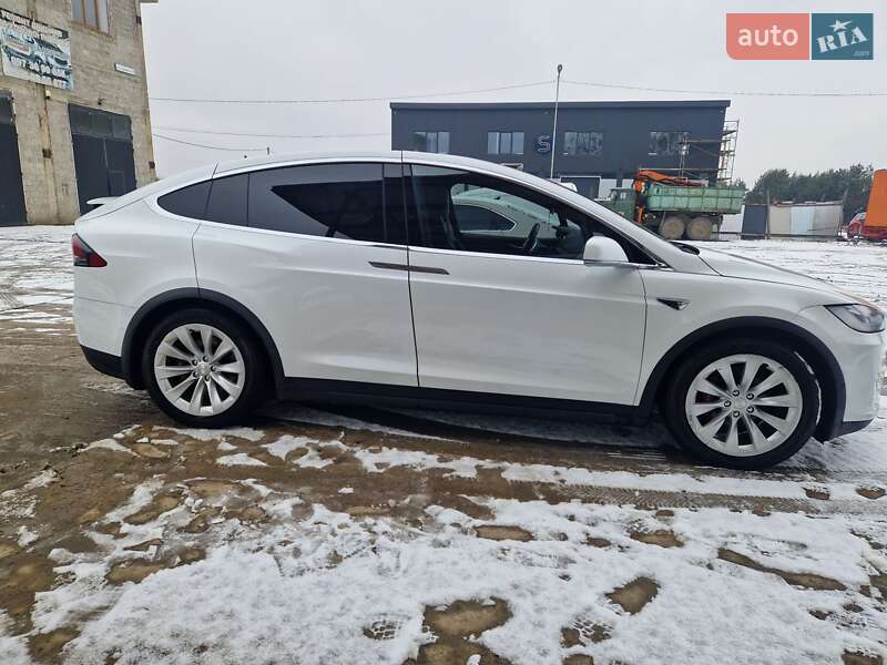 Позашляховик / Кросовер Tesla Model X 2016 в Львові фото 5 Позашляховик / Кросовер Tesla Model X 2016 в Львові