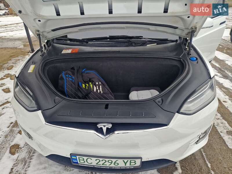 Позашляховик / Кросовер Tesla Model X 2016 в Львові фото 14 Позашляховик / Кросовер Tesla Model X 2016 в Львові
