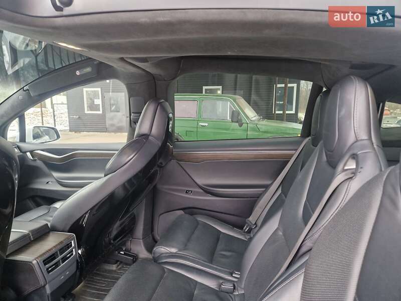 Позашляховик / Кросовер Tesla Model X 2016 в Львові фото 18 Позашляховик / Кросовер Tesla Model X 2016 в Львові