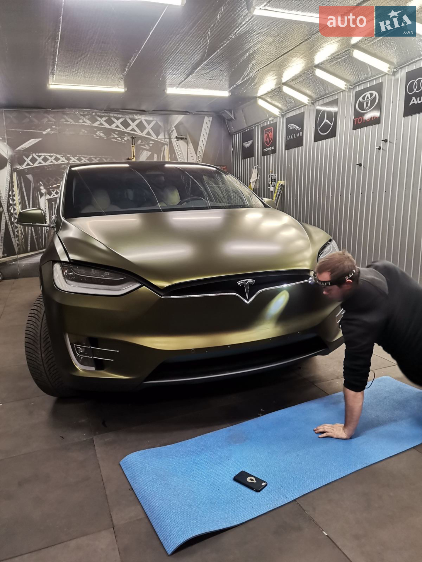 2020 Tesla Model X - мініатюра 26