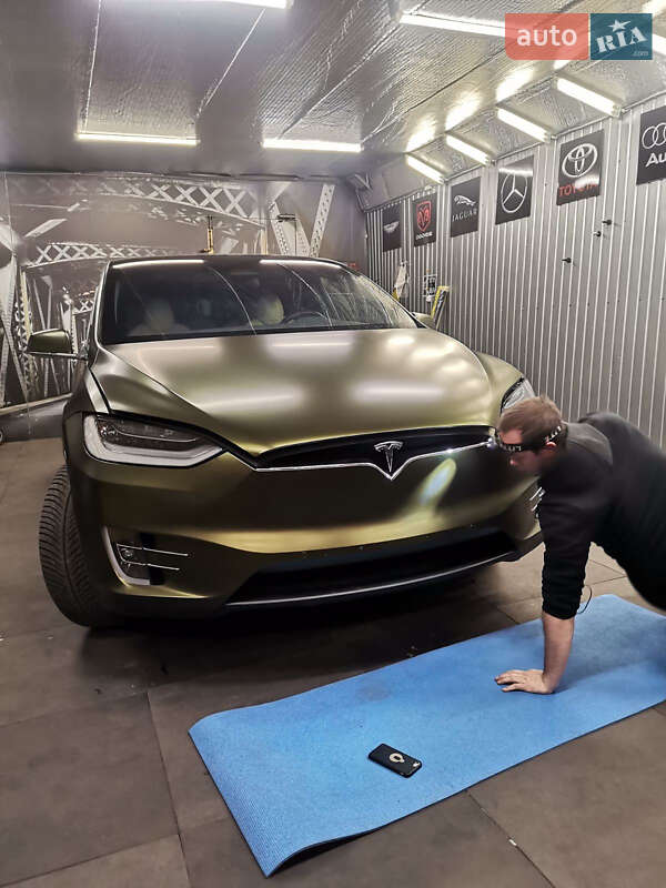 Внедорожник / Кроссовер Tesla Model X 2020 в Киеве