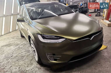 Позашляховик / Кросовер Tesla Model X 2020 в 