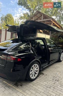 Внедорожник / Кроссовер Tesla Model X 2018 в 