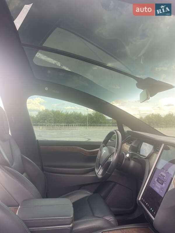 Позашляховик / Кросовер Tesla Model X 2018 в Києві