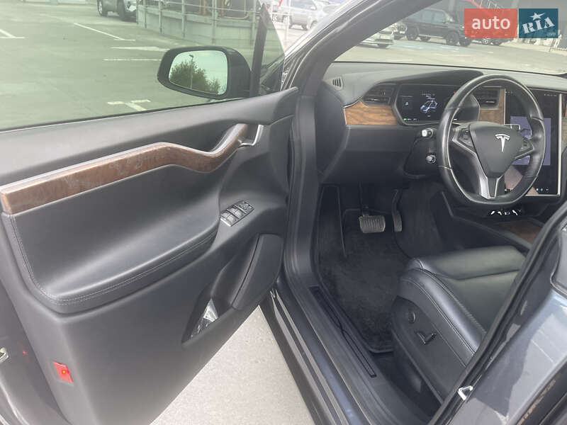 Позашляховик / Кросовер Tesla Model X 2018 в Києві