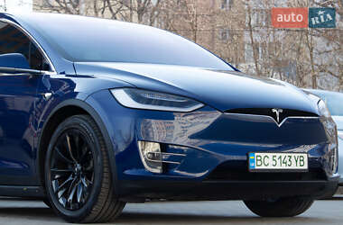 Позашляховик / Кросовер Tesla Model X 2019 в 