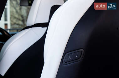 Позашляховик / Кросовер Tesla Model X 2019 в 