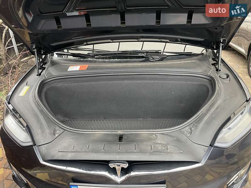 Позашляховик / Кросовер Tesla Model X 2016 в Дніпрі