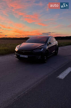 Внедорожник / Кроссовер Tesla Model X 2017 в 