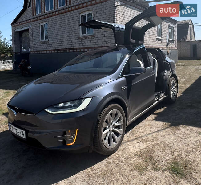 Позашляховик / Кросовер Tesla Model X 2019 в Києві