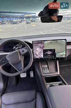 Позашляховик / Кросовер Tesla Model X 2024 в 