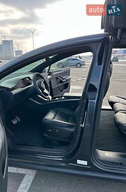 Позашляховик / Кросовер Tesla Model X 2024 в 