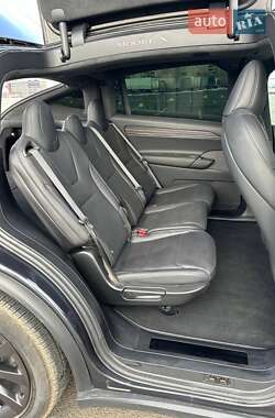 Позашляховик / Кросовер Tesla Model X 2024 в 