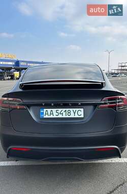 Позашляховик / Кросовер Tesla Model X 2024 в 