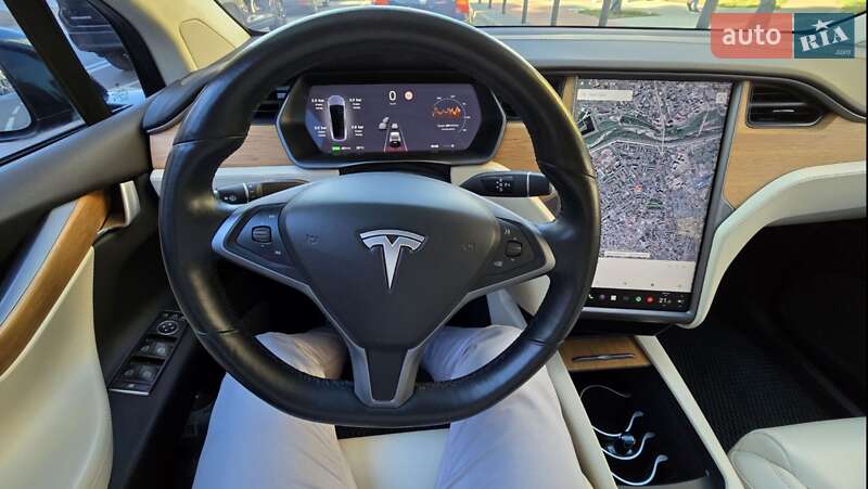 Позашляховик / Кросовер Tesla Model X 2018 в Івано-Франківську