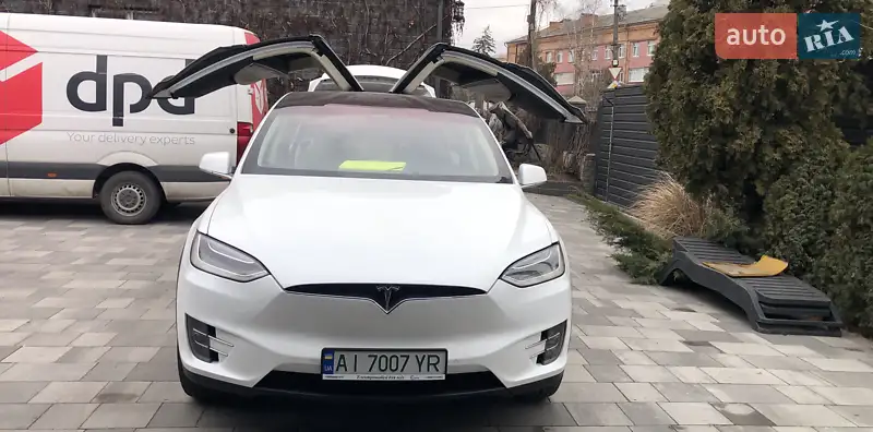 Tesla Model X 2018