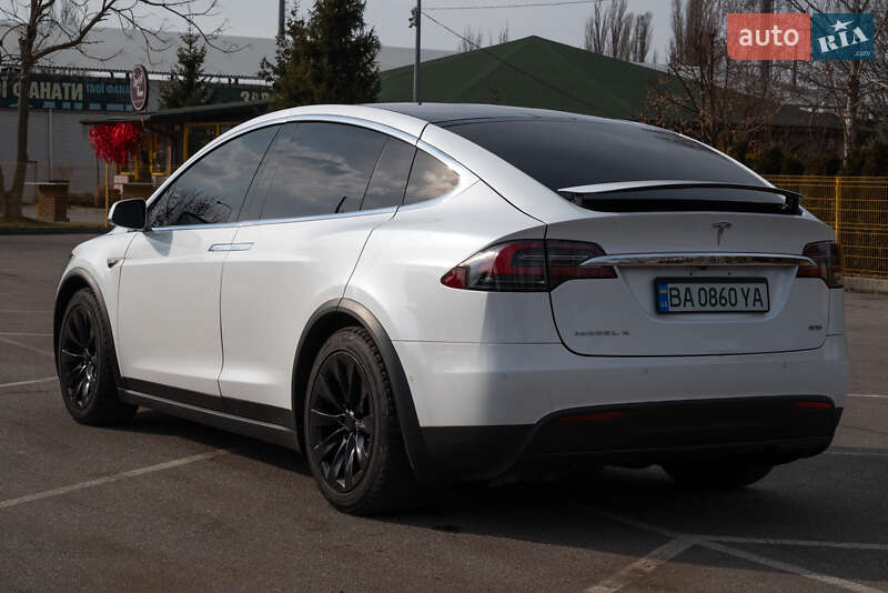 Внедорожник / Кроссовер Tesla Model X 2016 в Александрие