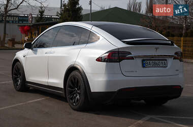 Позашляховик / Кросовер Tesla Model X 2016 в 