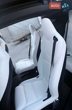 Позашляховик / Кросовер Tesla Model X 2020 в 