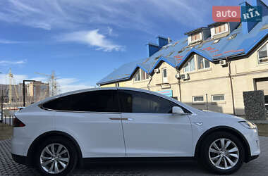 Позашляховик / Кросовер Tesla Model X 2016 в Івано-Франківську