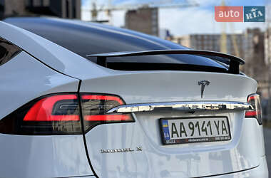 Позашляховик / Кросовер Tesla Model X 2016 в Івано-Франківську