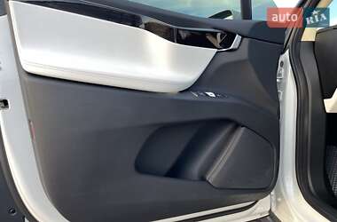 Внедорожник / Кроссовер Tesla Model X 2016 в 