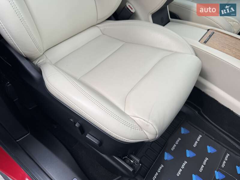Внедорожник / Кроссовер Tesla Model X 2020 в Ровно