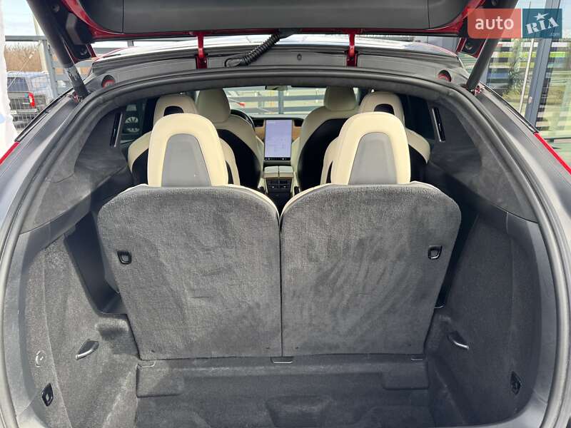 Внедорожник / Кроссовер Tesla Model X 2020 в Ровно