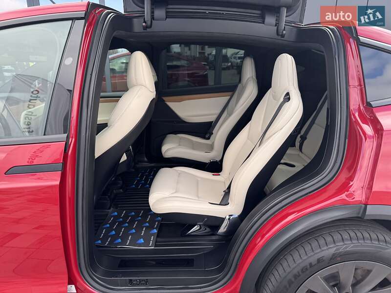 Внедорожник / Кроссовер Tesla Model X 2020 в Ровно