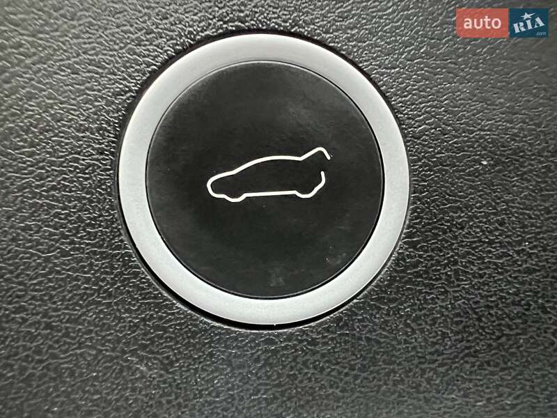 Внедорожник / Кроссовер Tesla Model X 2017 в Киеве