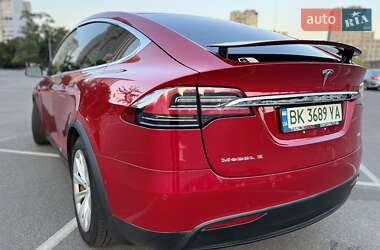 Внедорожник / Кроссовер Tesla Model X 2017 в 