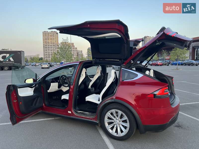 Внедорожник / Кроссовер Tesla Model X 2017 в Киеве