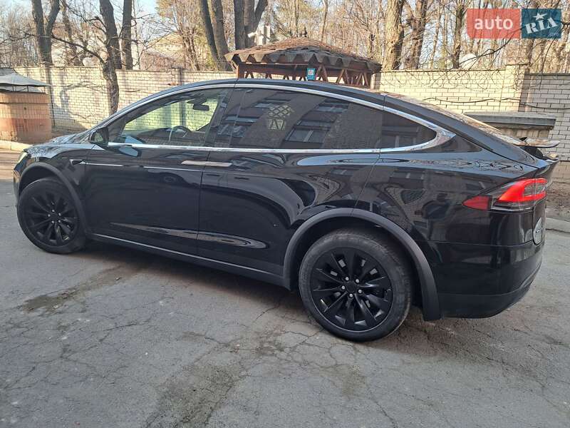 Позашляховик / Кросовер Tesla Model X 2018 в Вінниці