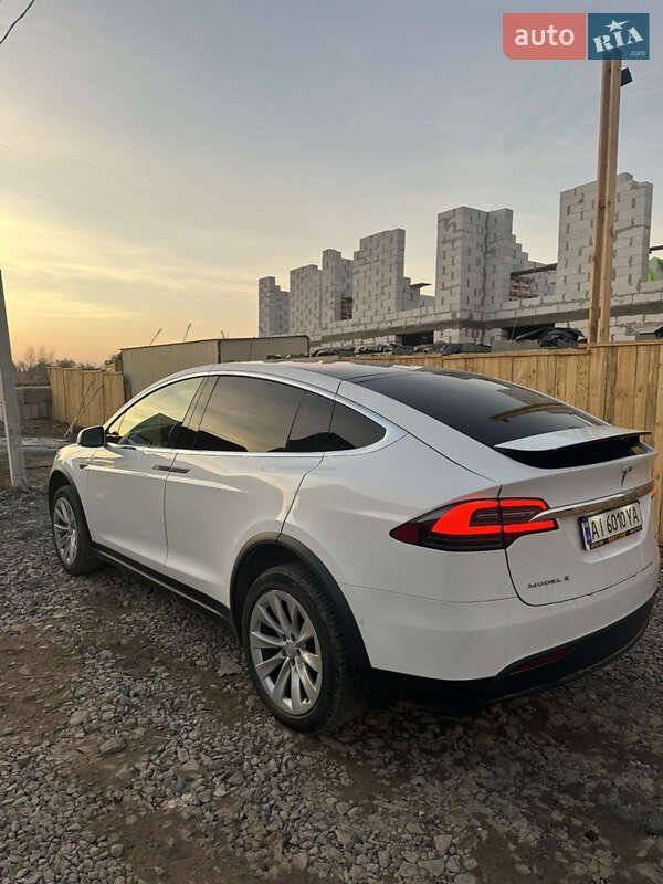 Позашляховик / Кросовер Tesla Model X 2016 в Ірпені