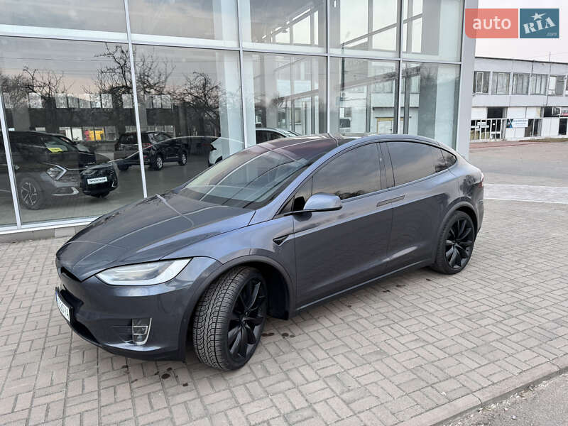 Позашляховик / Кросовер Tesla Model X 2019 в Чернігові