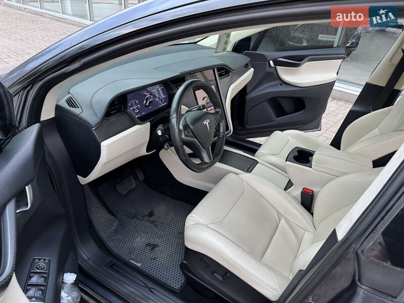 Позашляховик / Кросовер Tesla Model X 2019 в Чернігові