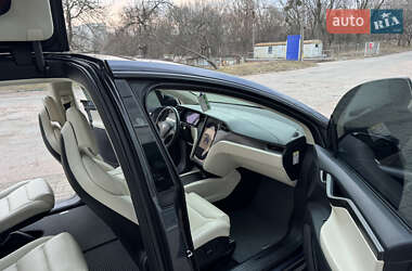 Позашляховик / Кросовер Tesla Model X 2019 в 