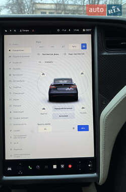 Позашляховик / Кросовер Tesla Model X 2019 в 